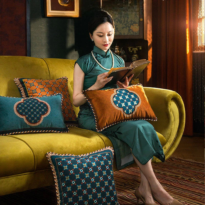 Chinoiserie Classic Retro Luxurious Throw Pillow